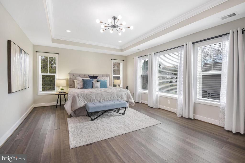 11115 HILLSDALE DRIVE