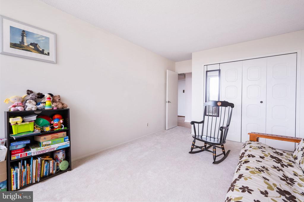 5225 POOKS HILL ROAD Unit: 1004S