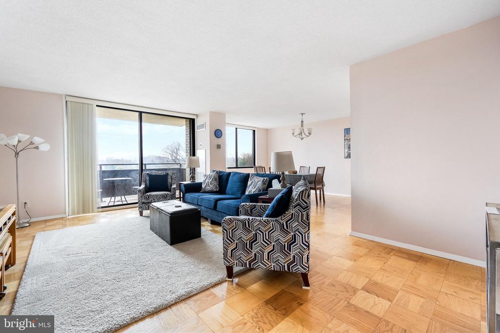 5225 POOKS HILL ROAD Unit: 1004S
