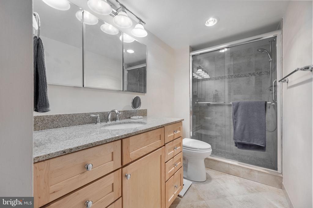 5225 POOKS HILL ROAD Unit: 1004S