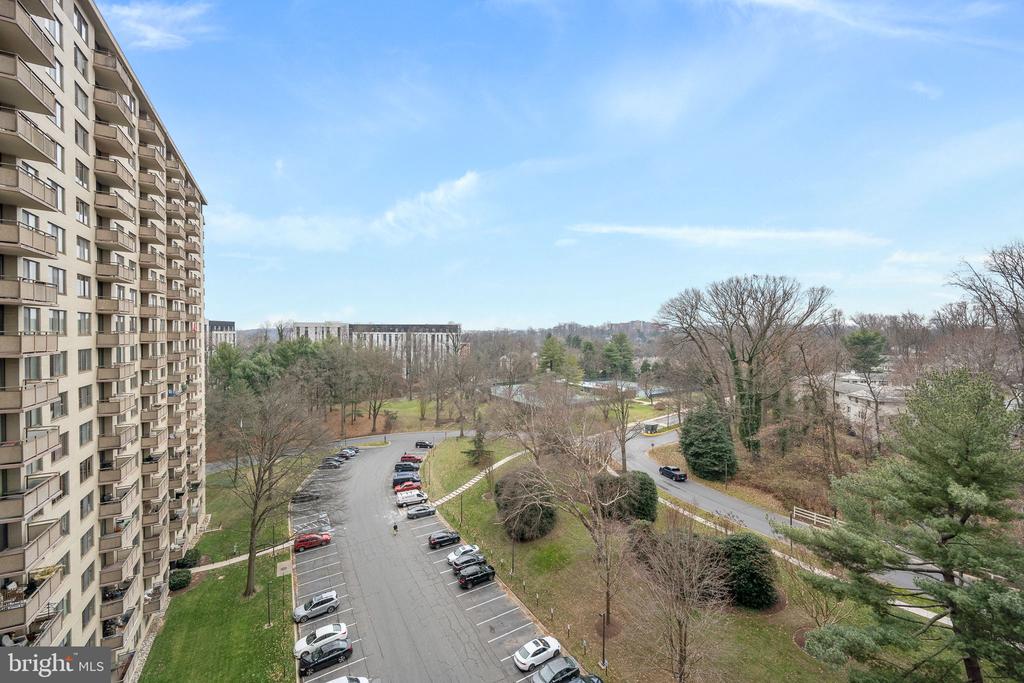 5225 POOKS HILL ROAD Unit: 1004S