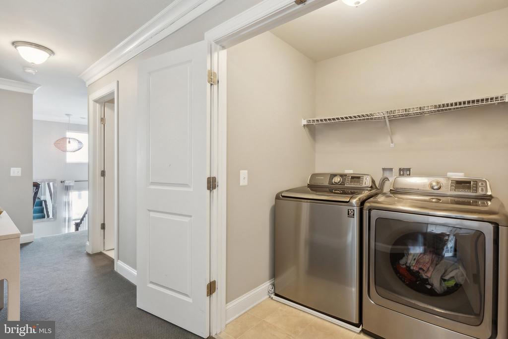 627 DIAMONDBACK DRIVE Unit: 15-B