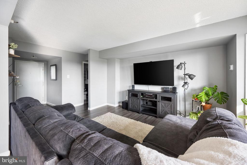 7401 WESTLAKE TERRACE Unit: 409