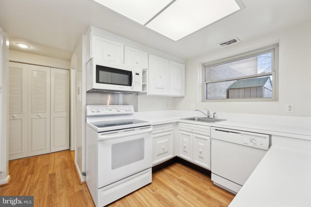 3366 CHISWICK COURT Unit: 54-B
