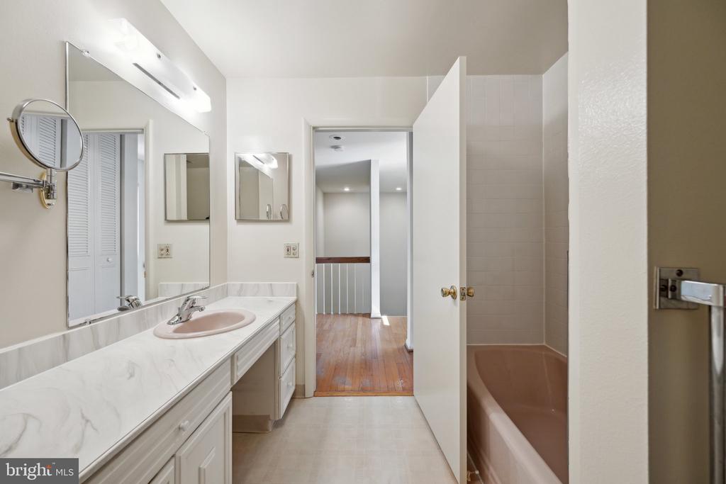 3366 CHISWICK COURT Unit: 54-B