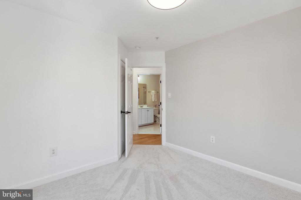 12422 FALCONBRIDGE DRIVE
