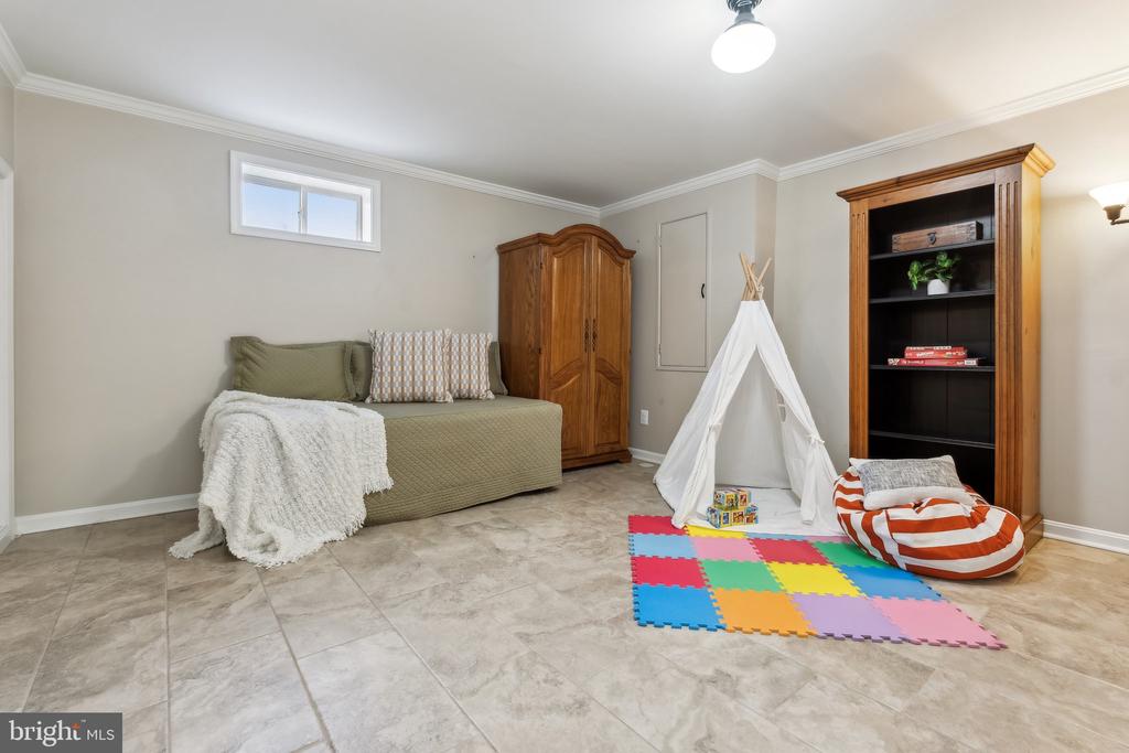 9016 WALDEN ROAD