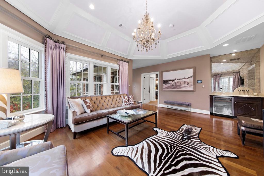 8609 COUNTRY CLUB DRIVE