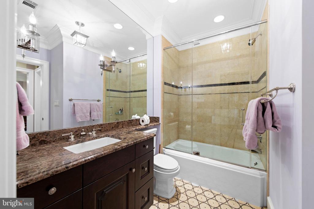 8609 COUNTRY CLUB DRIVE