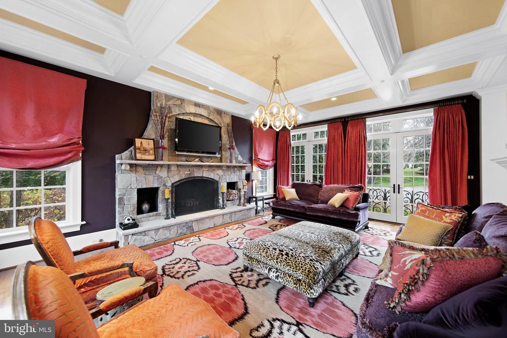 8609 COUNTRY CLUB DRIVE