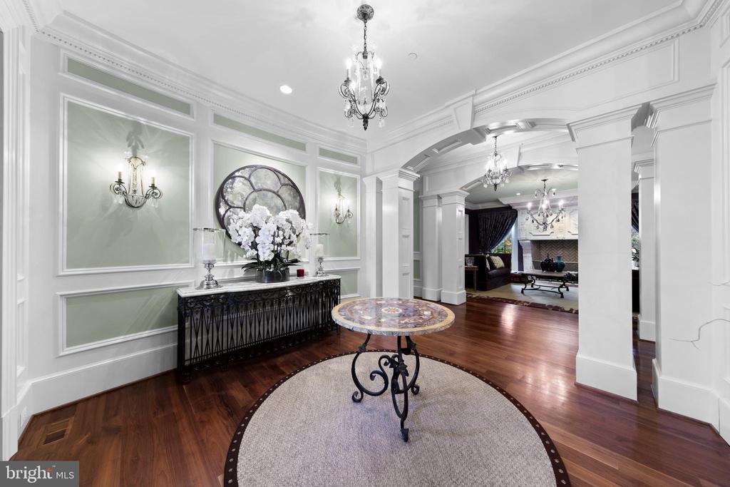8609 COUNTRY CLUB DRIVE