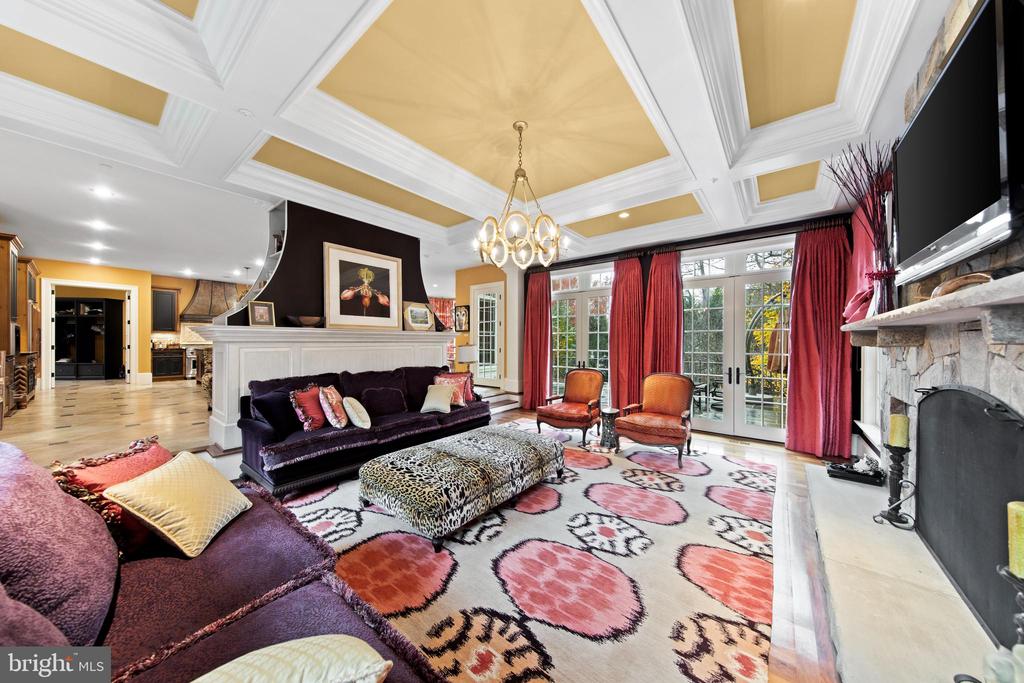 8609 COUNTRY CLUB DRIVE