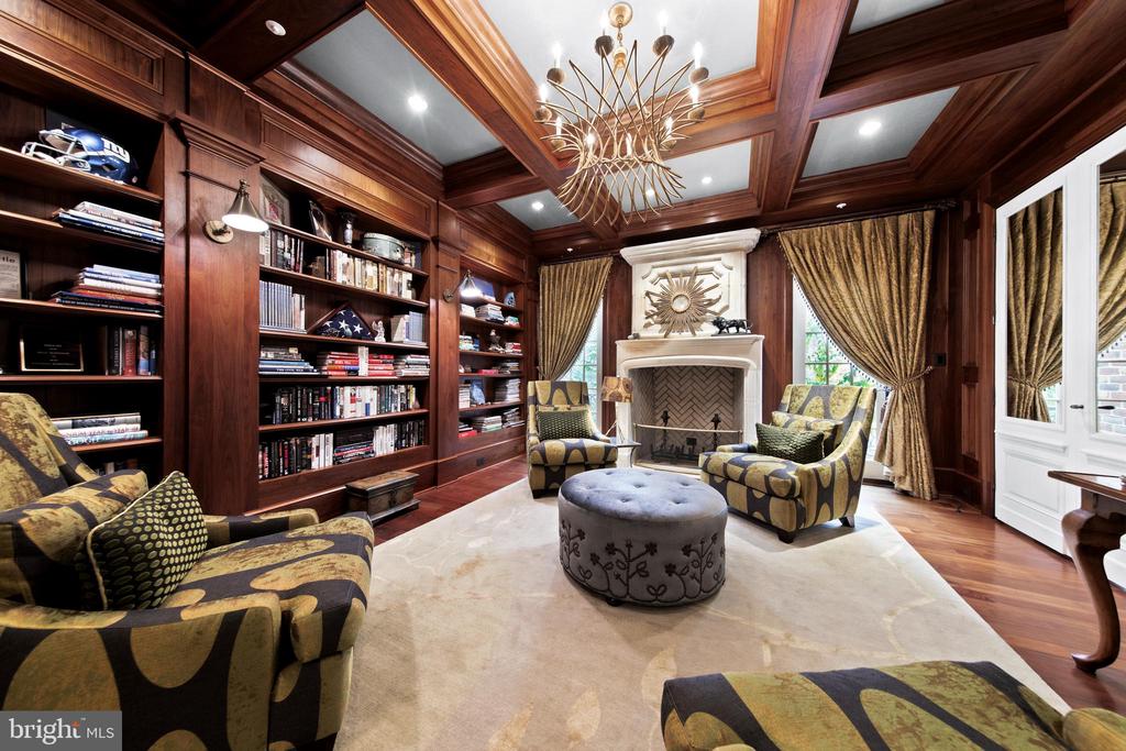 8609 COUNTRY CLUB DRIVE