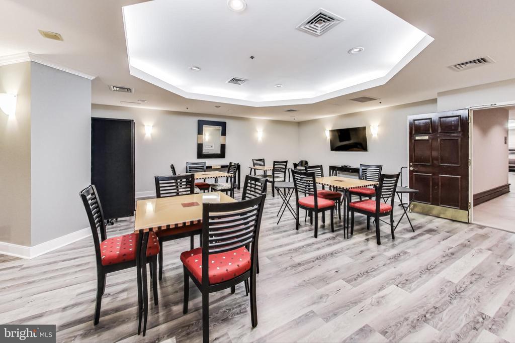 5809 NICHOLSON LANE Unit: 1205