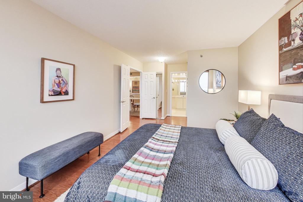 5809 NICHOLSON LANE Unit: 1205