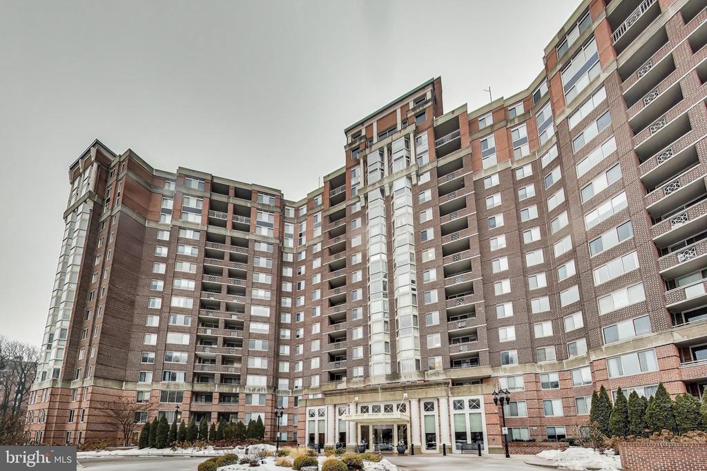 5809 NICHOLSON LANE Unit: 1205