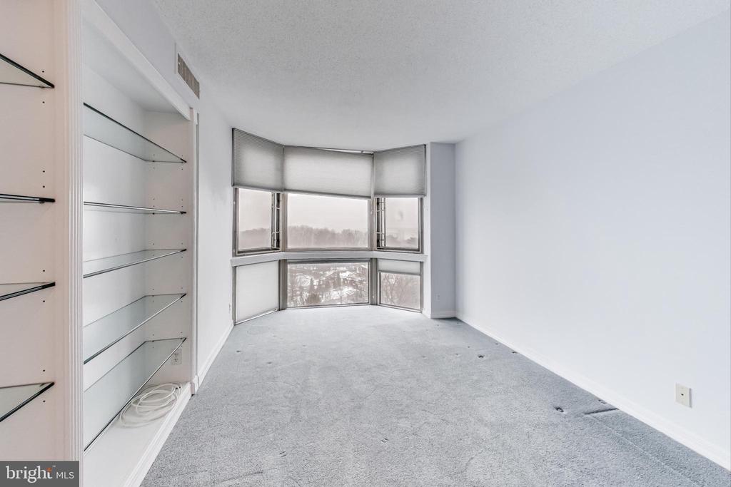 5809 NICHOLSON LANE Unit: 1205