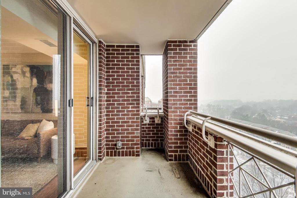 5809 NICHOLSON LANE Unit: 1205