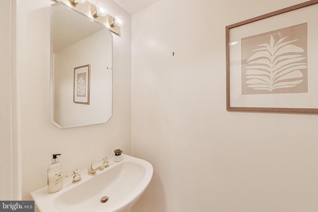 5809 NICHOLSON LANE Unit: 1205
