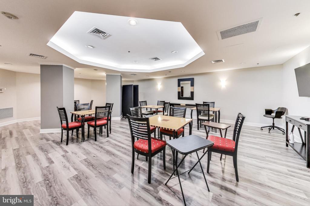 5809 NICHOLSON LANE Unit: 1205