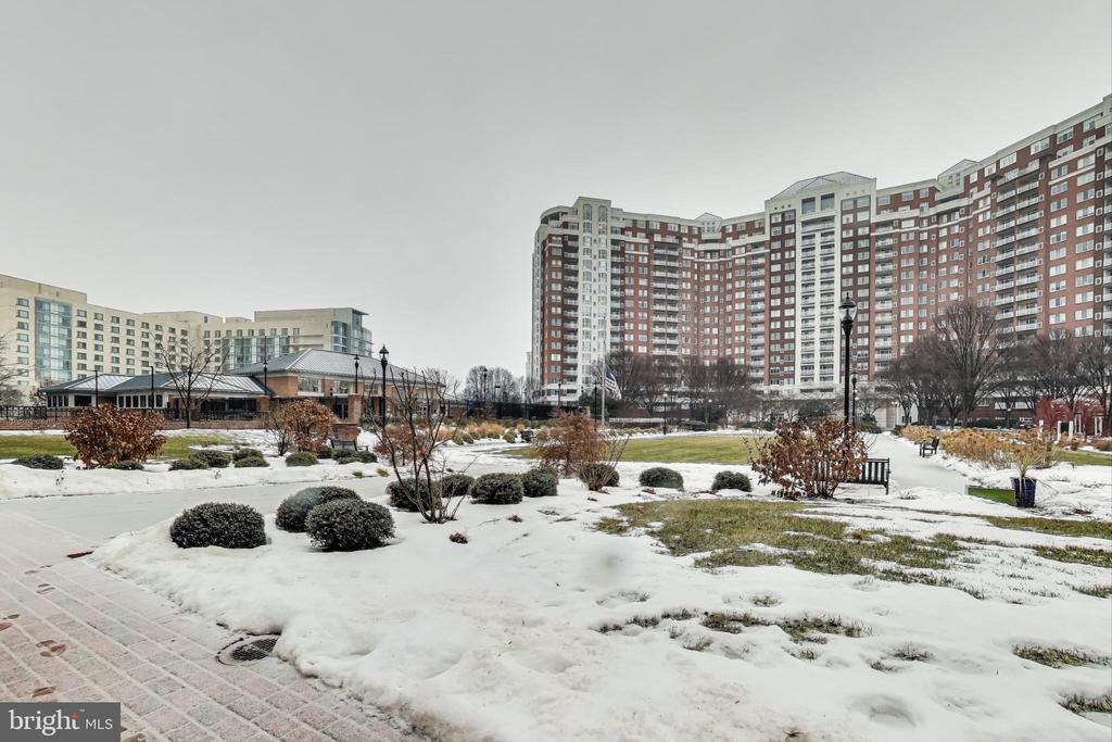 5809 NICHOLSON LANE Unit: 1205
