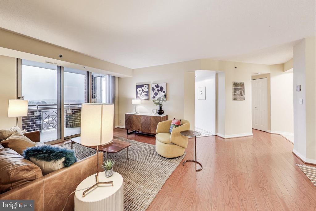 5809 NICHOLSON LANE Unit: 1205
