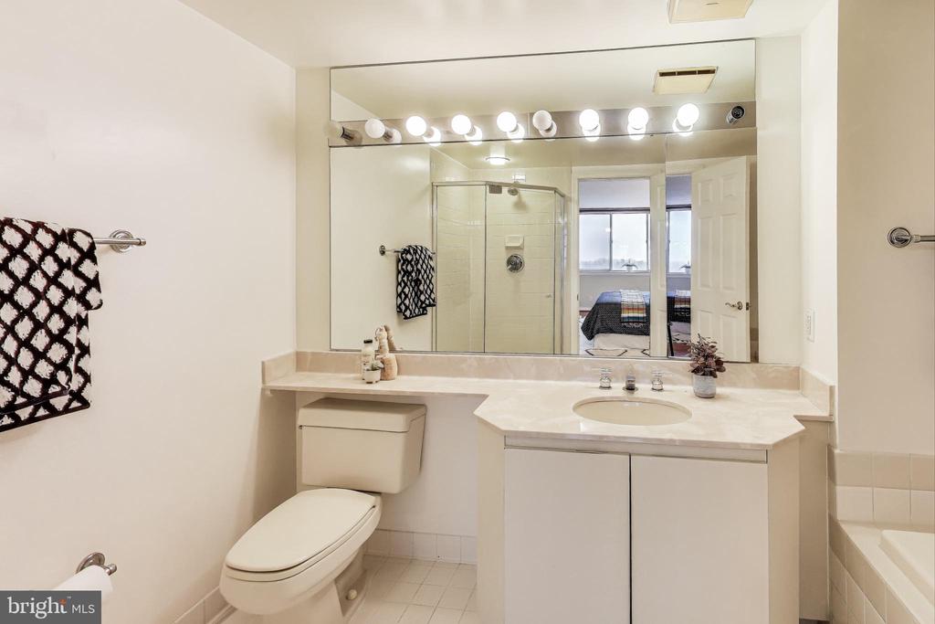 5809 NICHOLSON LANE Unit: 1205