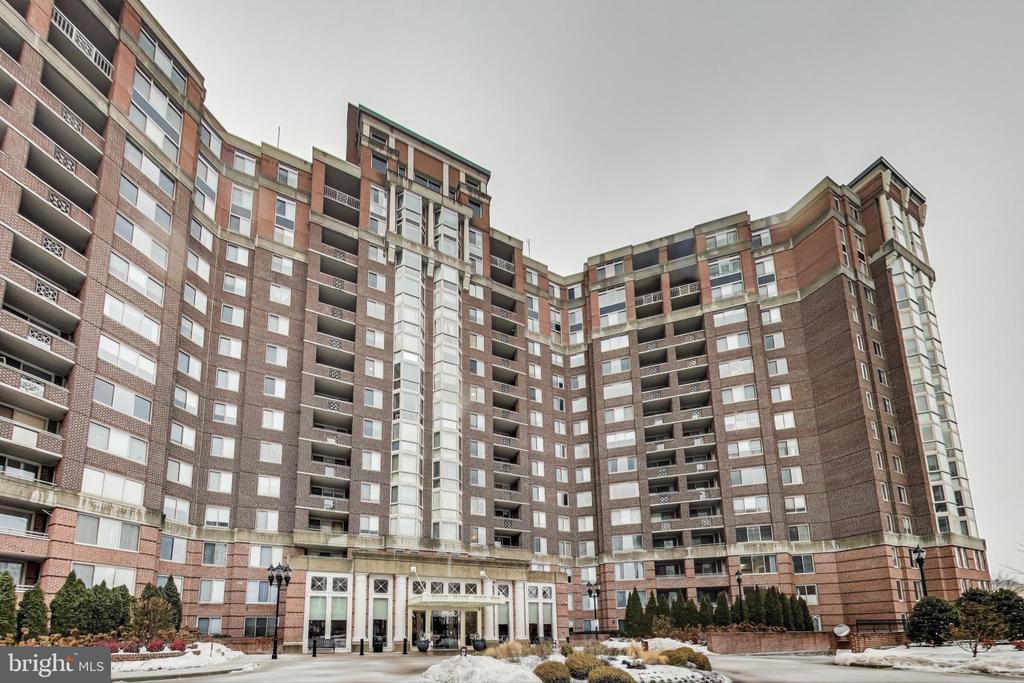 5809 NICHOLSON LANE Unit: 1205