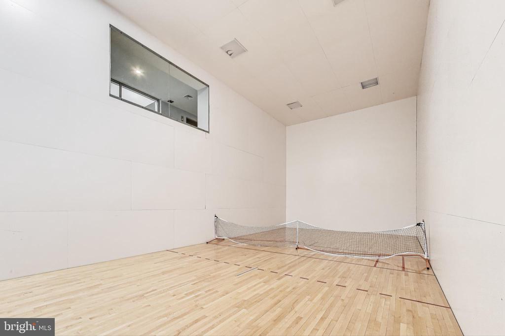 5809 NICHOLSON LANE Unit: 1205