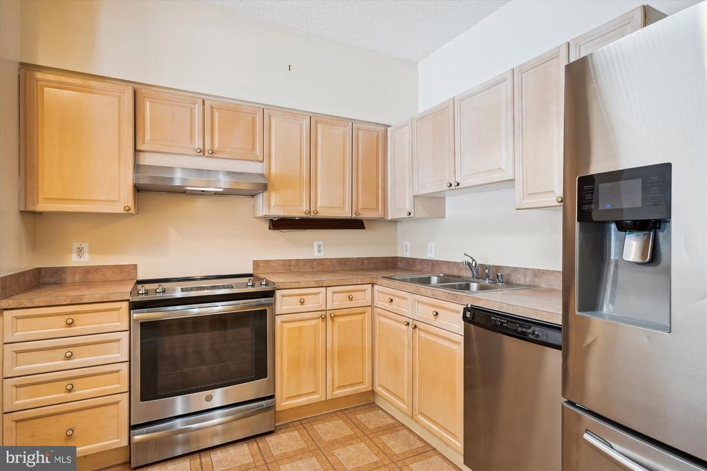 3210 N LEISURE WORLD BOULEVARD Unit: 202