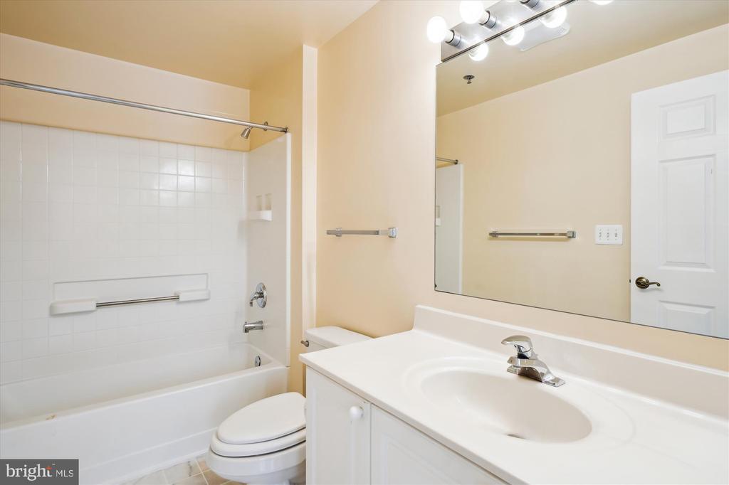 3210 N LEISURE WORLD BOULEVARD Unit: 202