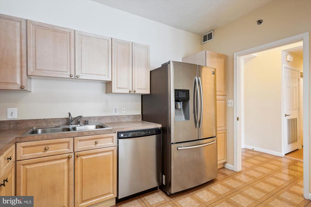3210 N LEISURE WORLD BOULEVARD Unit: 202
