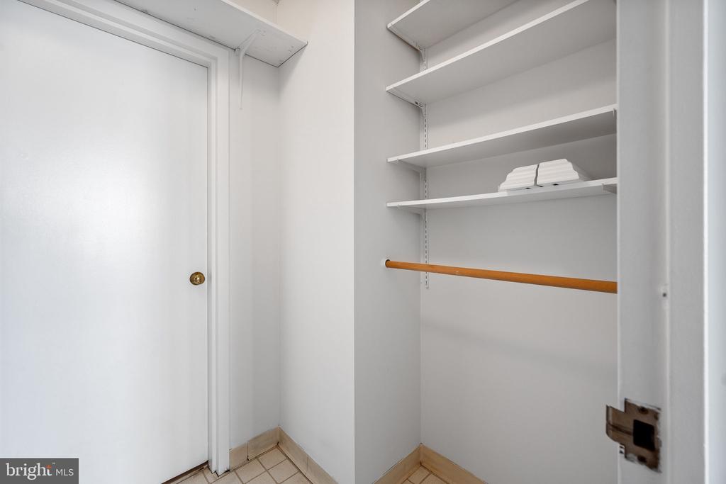 5225 POOKS HILL ROAD Unit: 502S