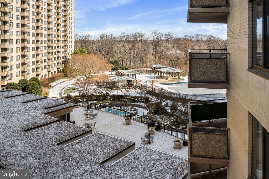 5225 POOKS HILL ROAD Unit: 502S