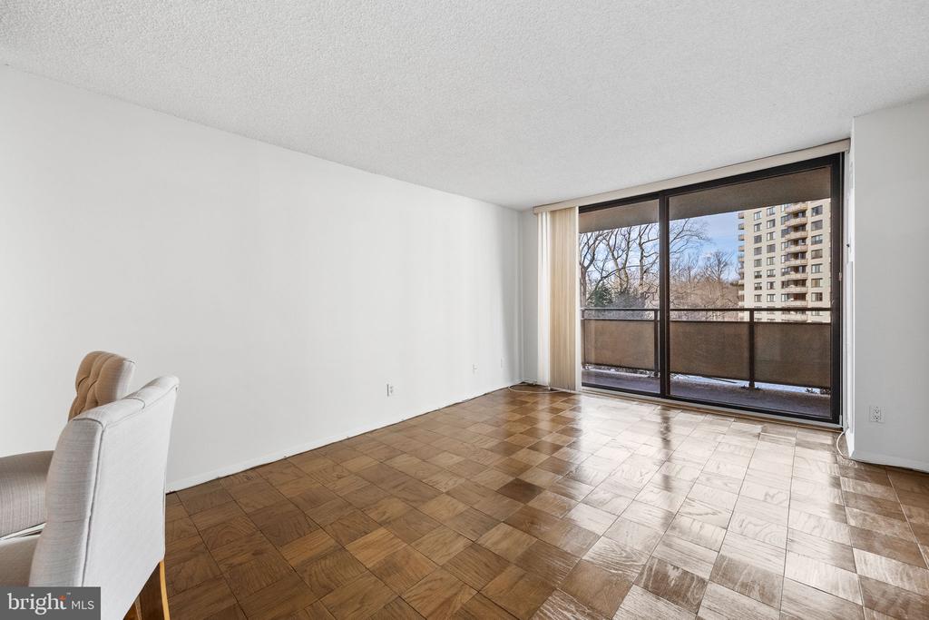 5225 POOKS HILL ROAD Unit: 502S