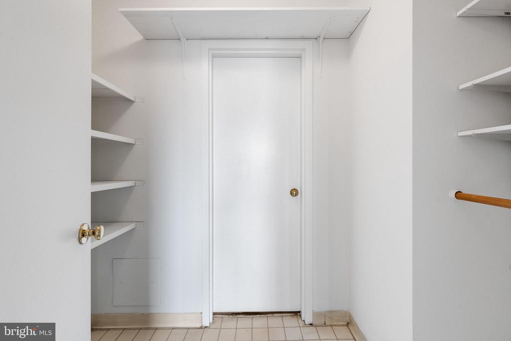 5225 POOKS HILL ROAD Unit: 502S