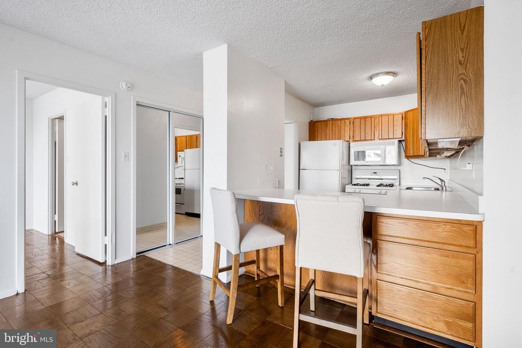 5225 POOKS HILL ROAD Unit: 502S