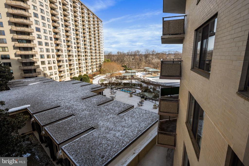 5225 POOKS HILL ROAD Unit: 502S
