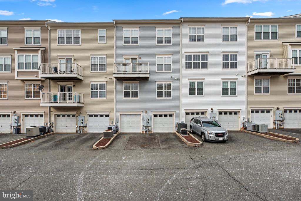 664 ORCHARD RIDGE DRIVE Unit: 100