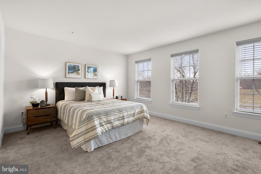 664 ORCHARD RIDGE DRIVE Unit: 100