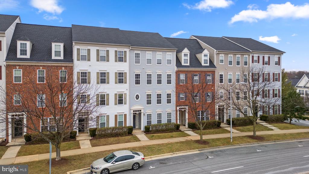 664 ORCHARD RIDGE DRIVE Unit: 100