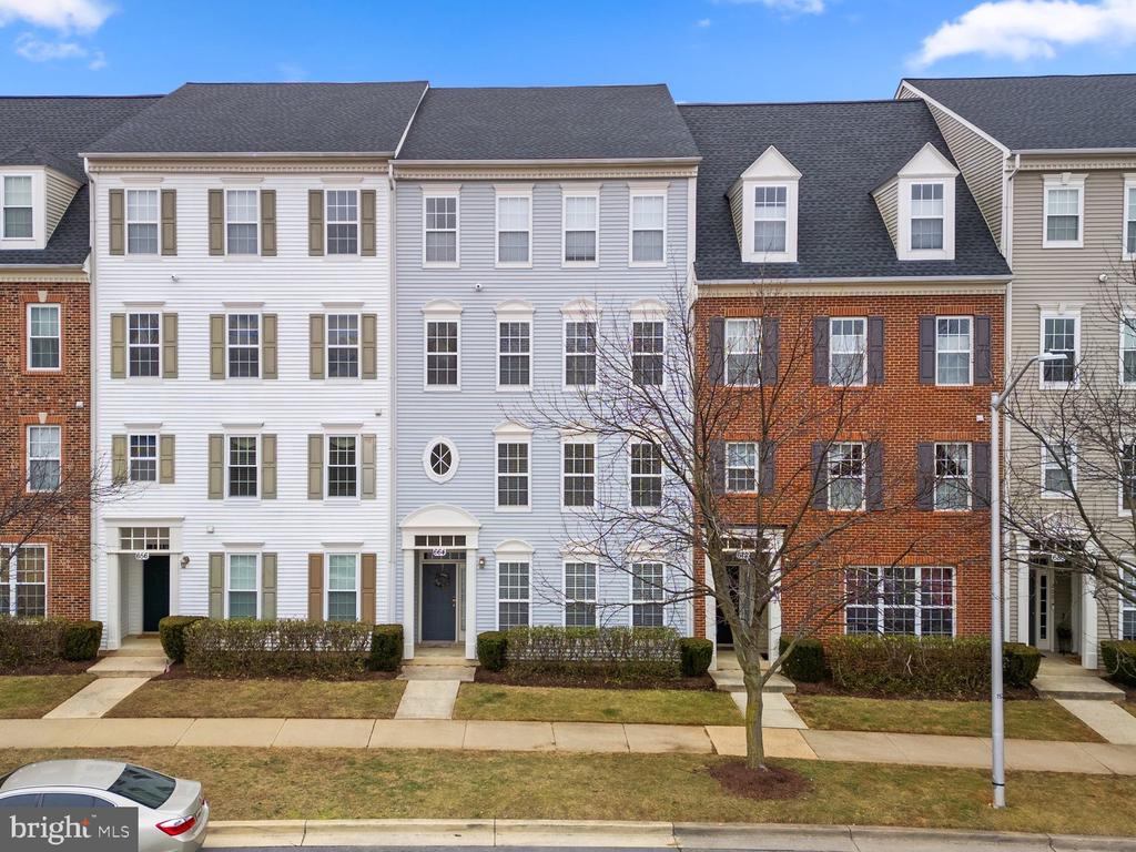 664 ORCHARD RIDGE DRIVE Unit: 100