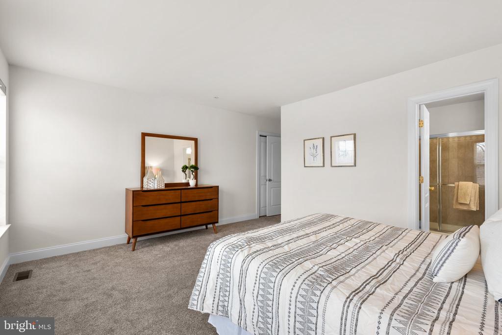 664 ORCHARD RIDGE DRIVE Unit: 100