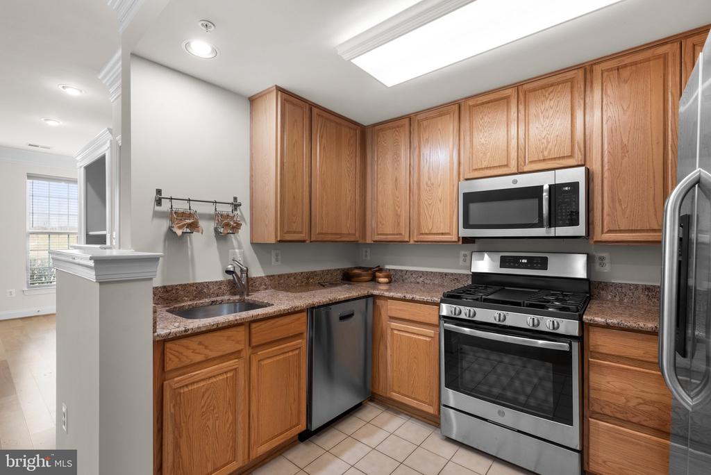664 ORCHARD RIDGE DRIVE Unit: 100