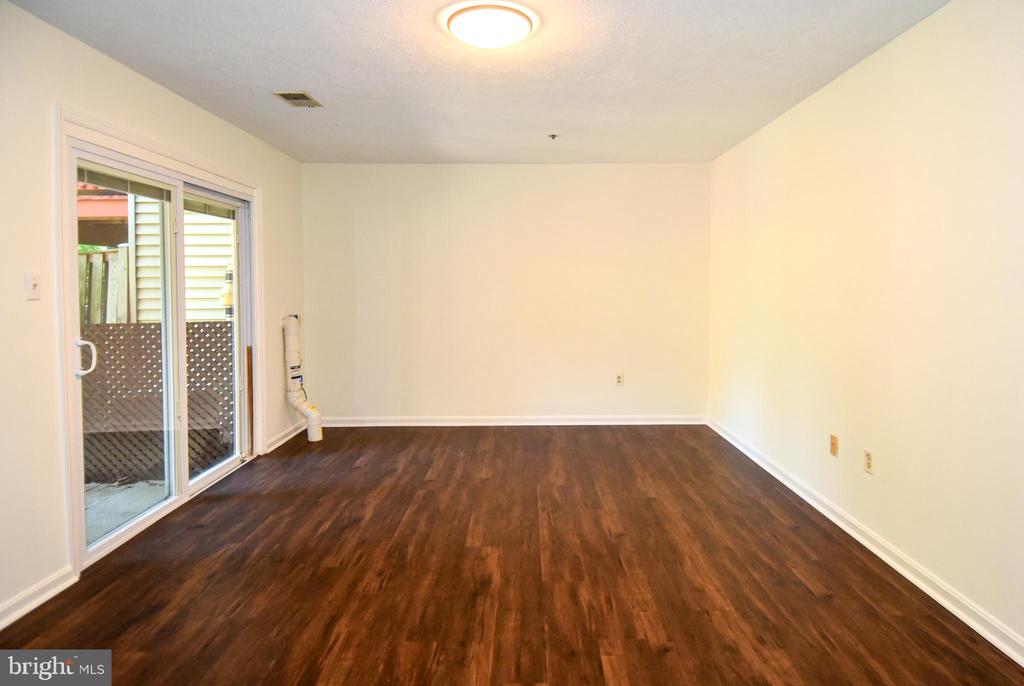 2617 CHIVALRY COURT