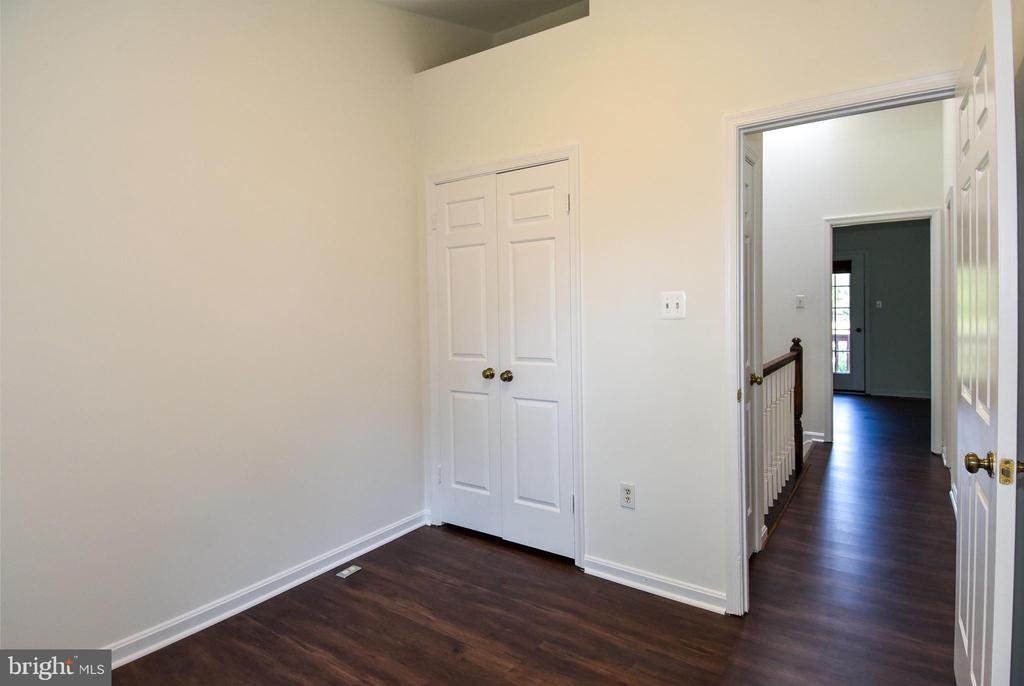 2617 CHIVALRY COURT