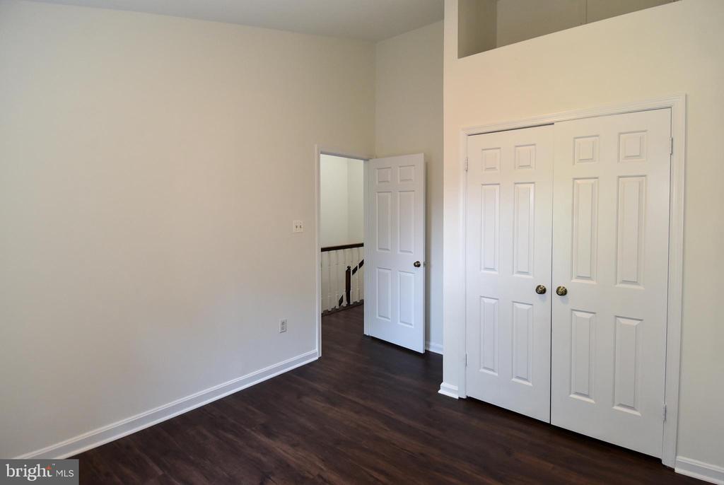 2617 CHIVALRY COURT