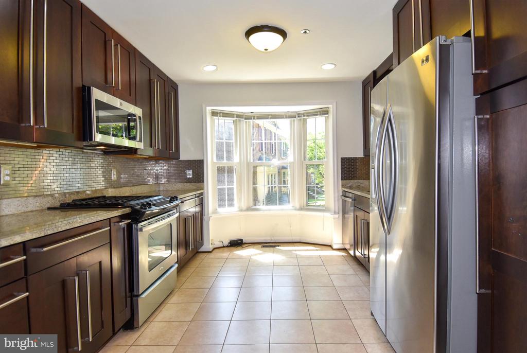 2617 CHIVALRY COURT