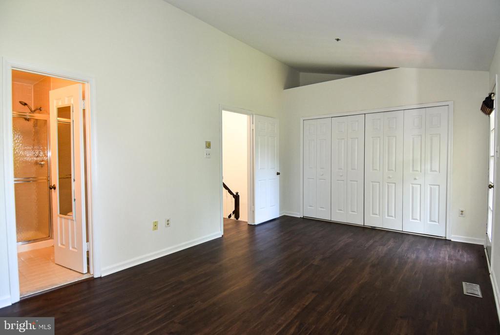 2617 CHIVALRY COURT