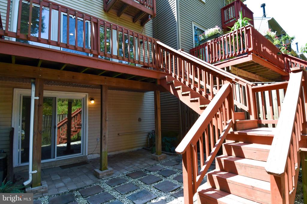 2617 CHIVALRY COURT
